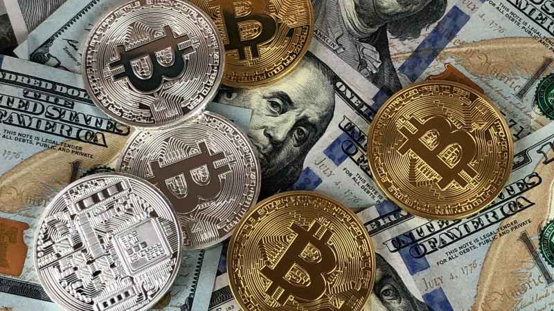 Will the dollar lose its reserve status?